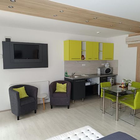 Ujhely Apartmanhaz Siófok Eksteriør bilde