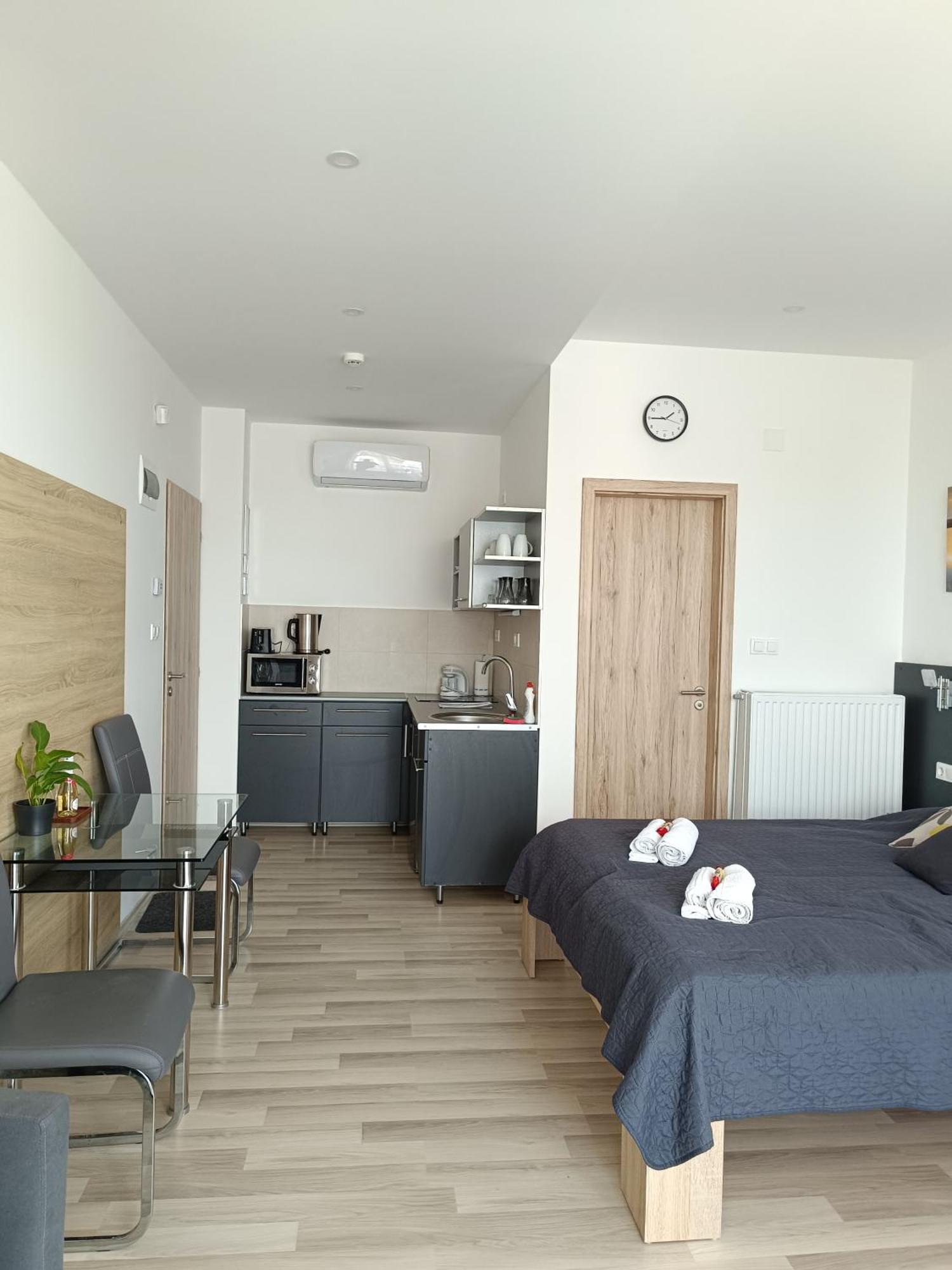 Ujhely Apartmanhaz Siófok Eksteriør bilde